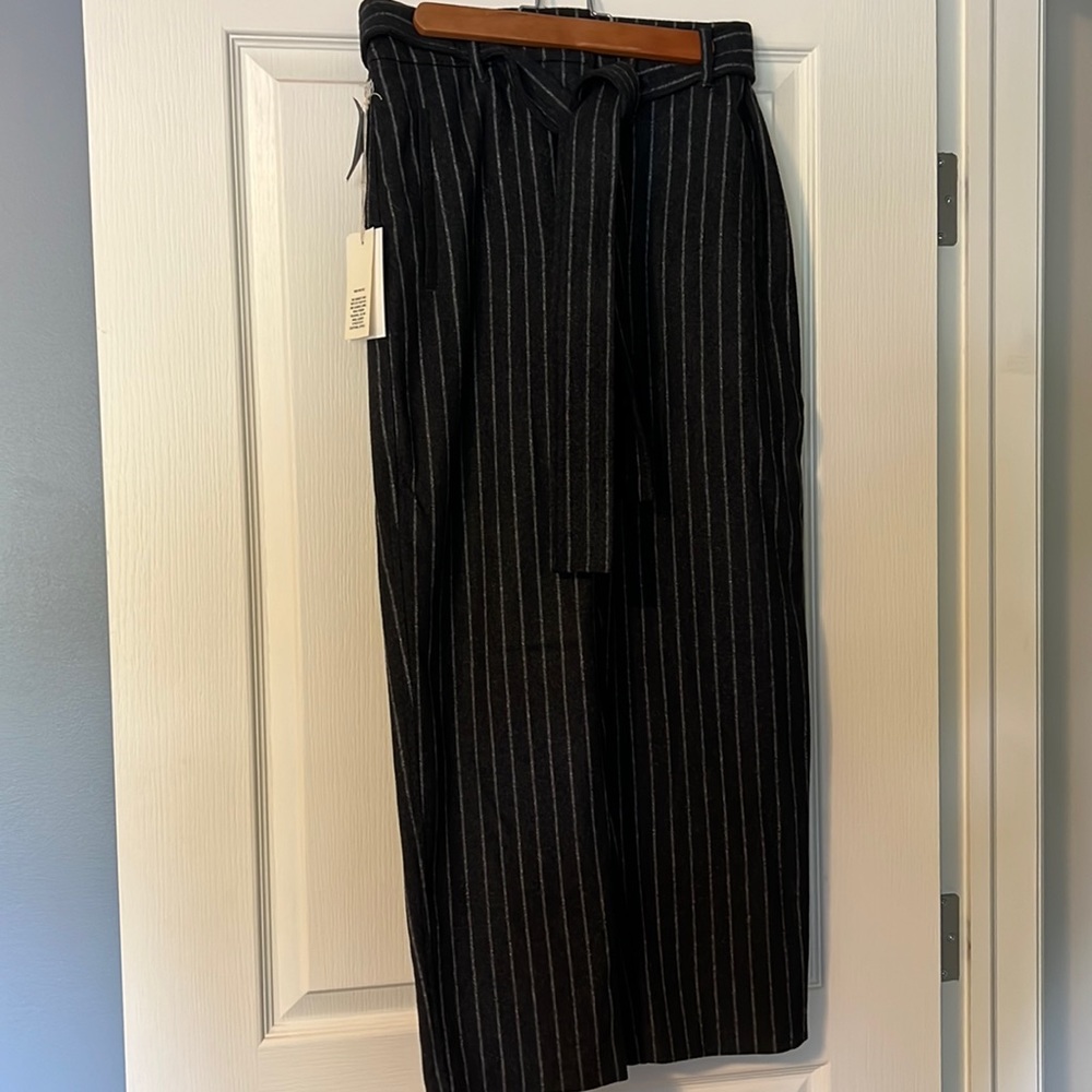 Wilfred by Aritzia Jallade Pant in Grey Stripe